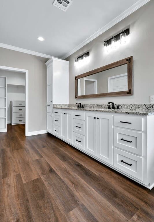 Larsen Homes & Consulting Waco Texas Isolated Spacious Bathroom
