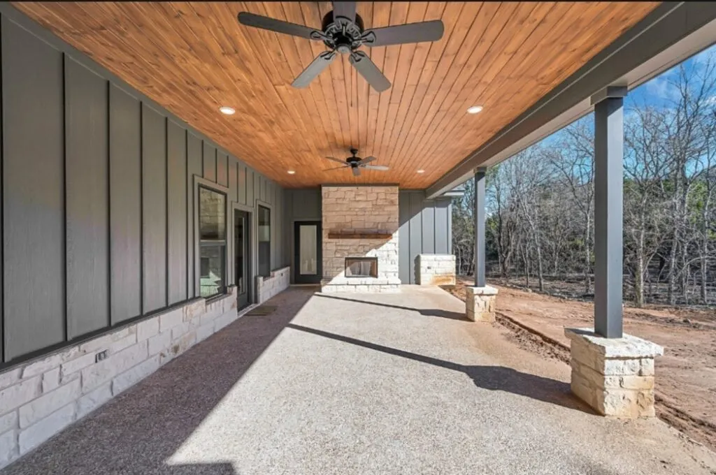 Larsen Homes & Consulting Waco Texas Outdoor Living Space Grill & Fireplace