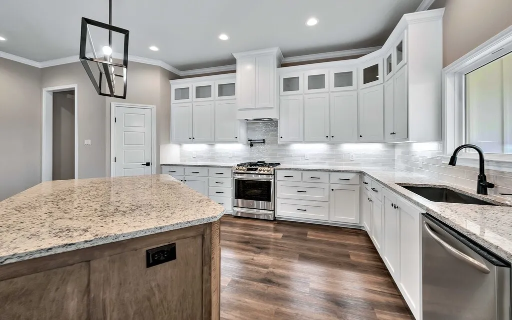 Larsen Homes & Consulting Waco Texas Custom-built Cabinetry with Granite Counters