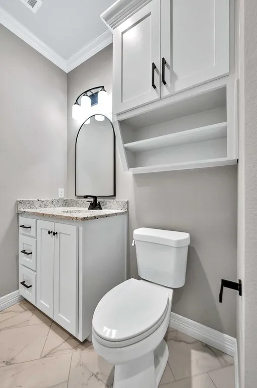 Larsen Homes & Consulting Waco Texas Guest Bathrooms